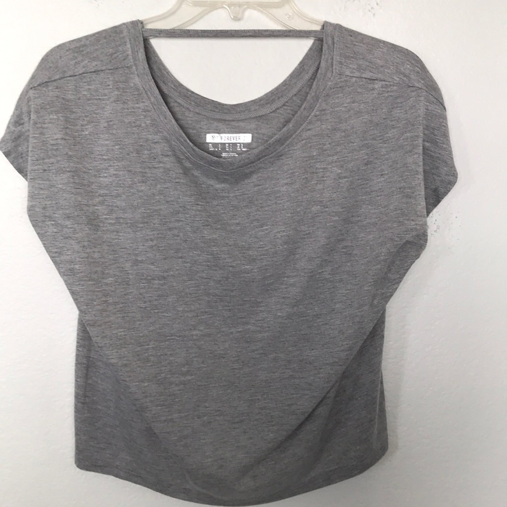 FOREVER 21 T-SHIRT SIZE S LIGHT GREY